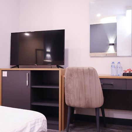 Home Plus Hotel Istanbul Exteriör bild