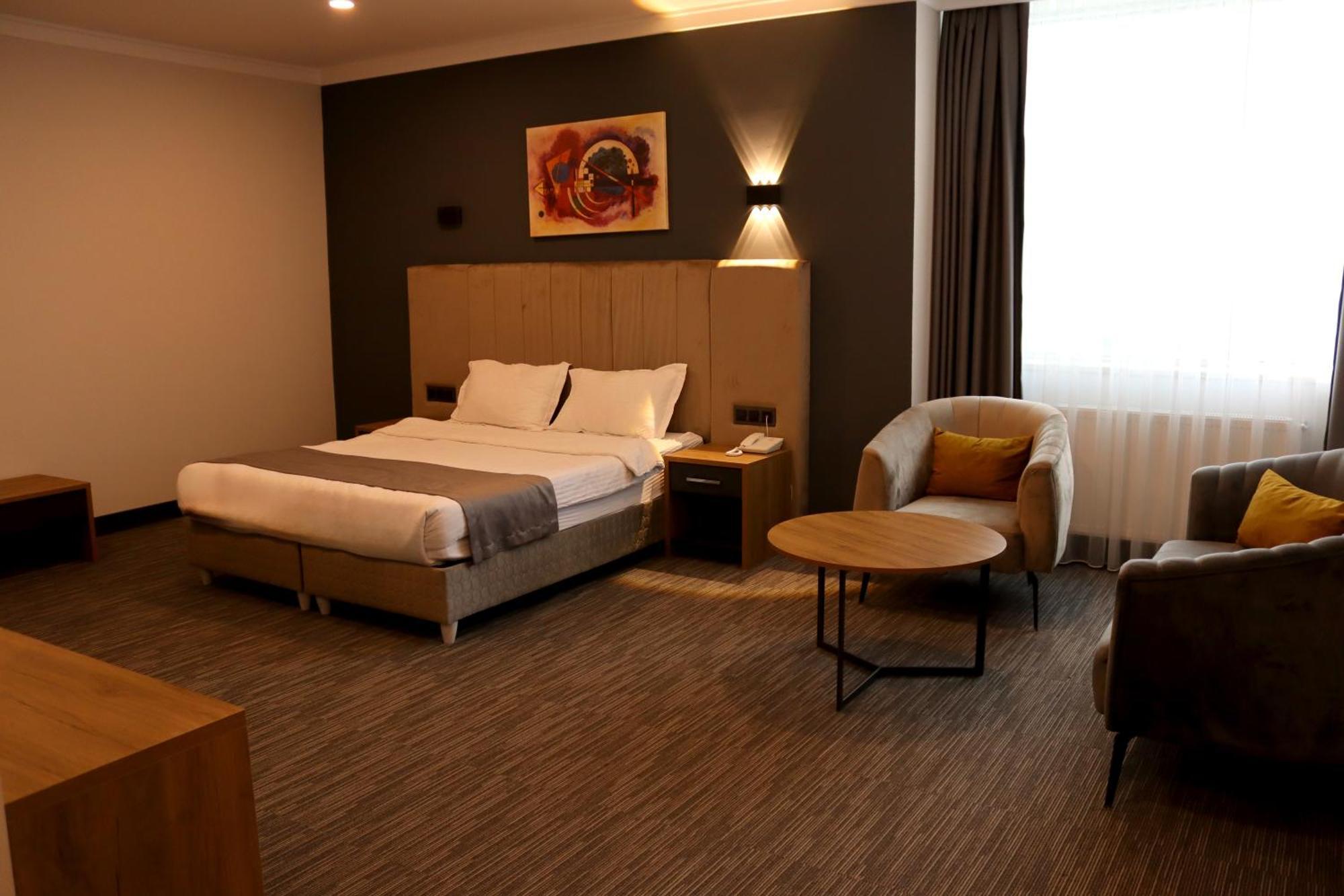 Home Plus Hotel Istanbul Exteriör bild