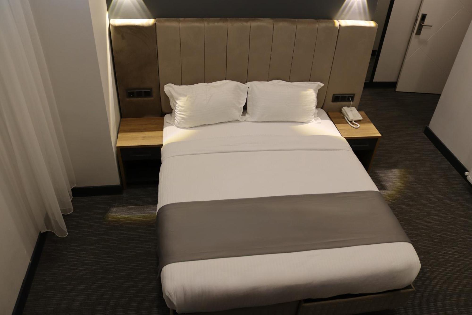 Home Plus Hotel Istanbul Exteriör bild