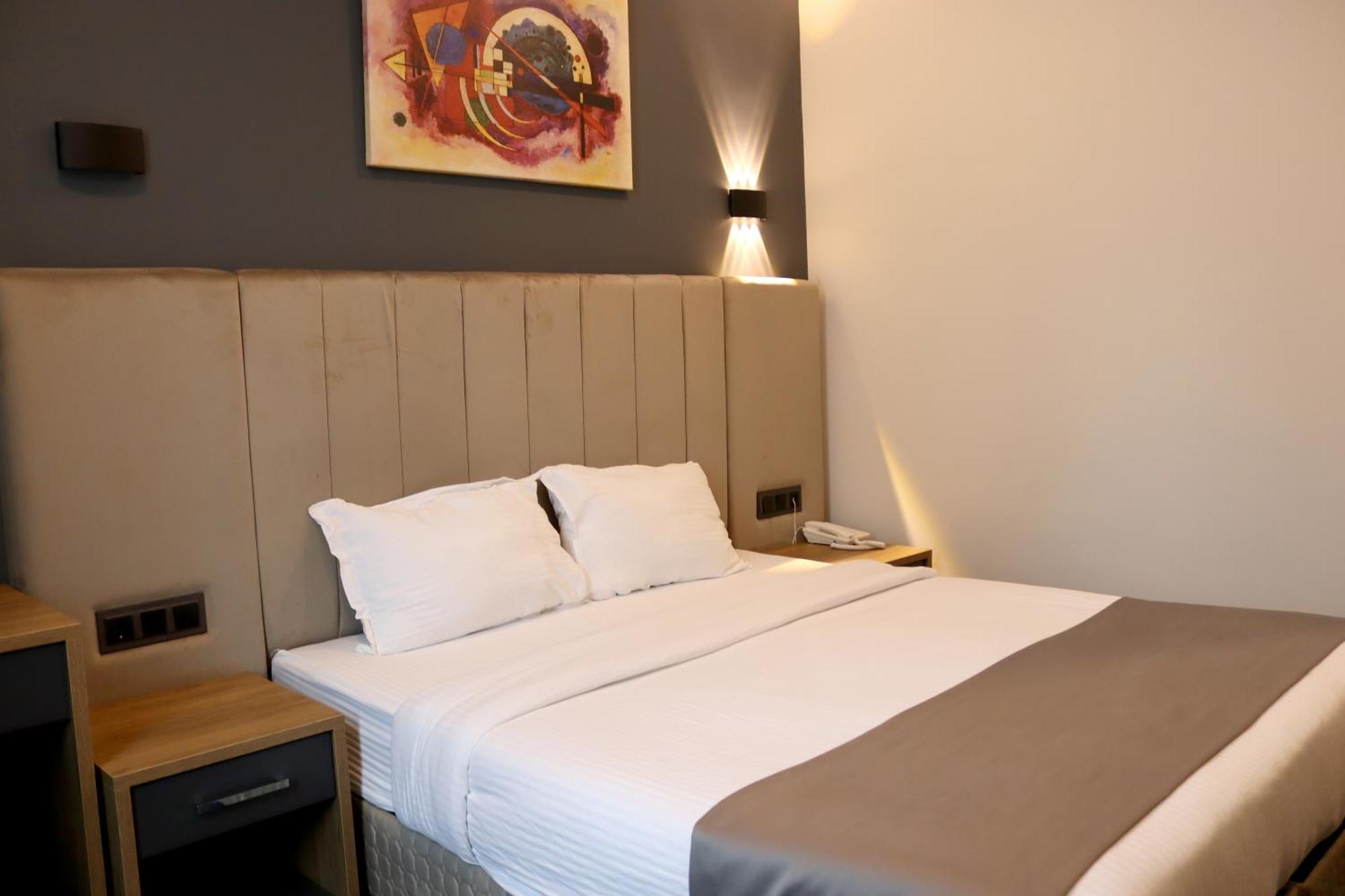 Home Plus Hotel Istanbul Exteriör bild