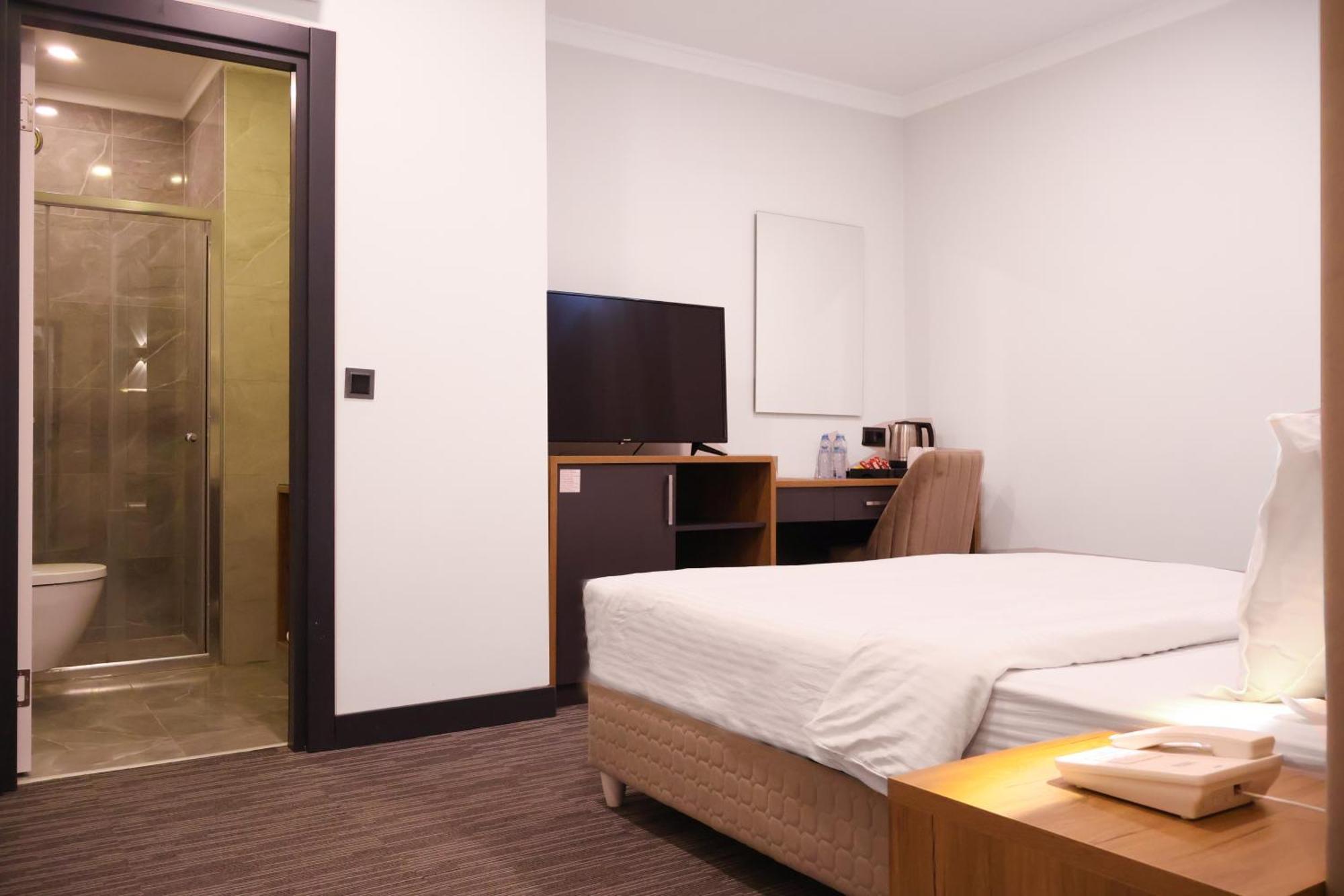 Home Plus Hotel Istanbul Exteriör bild