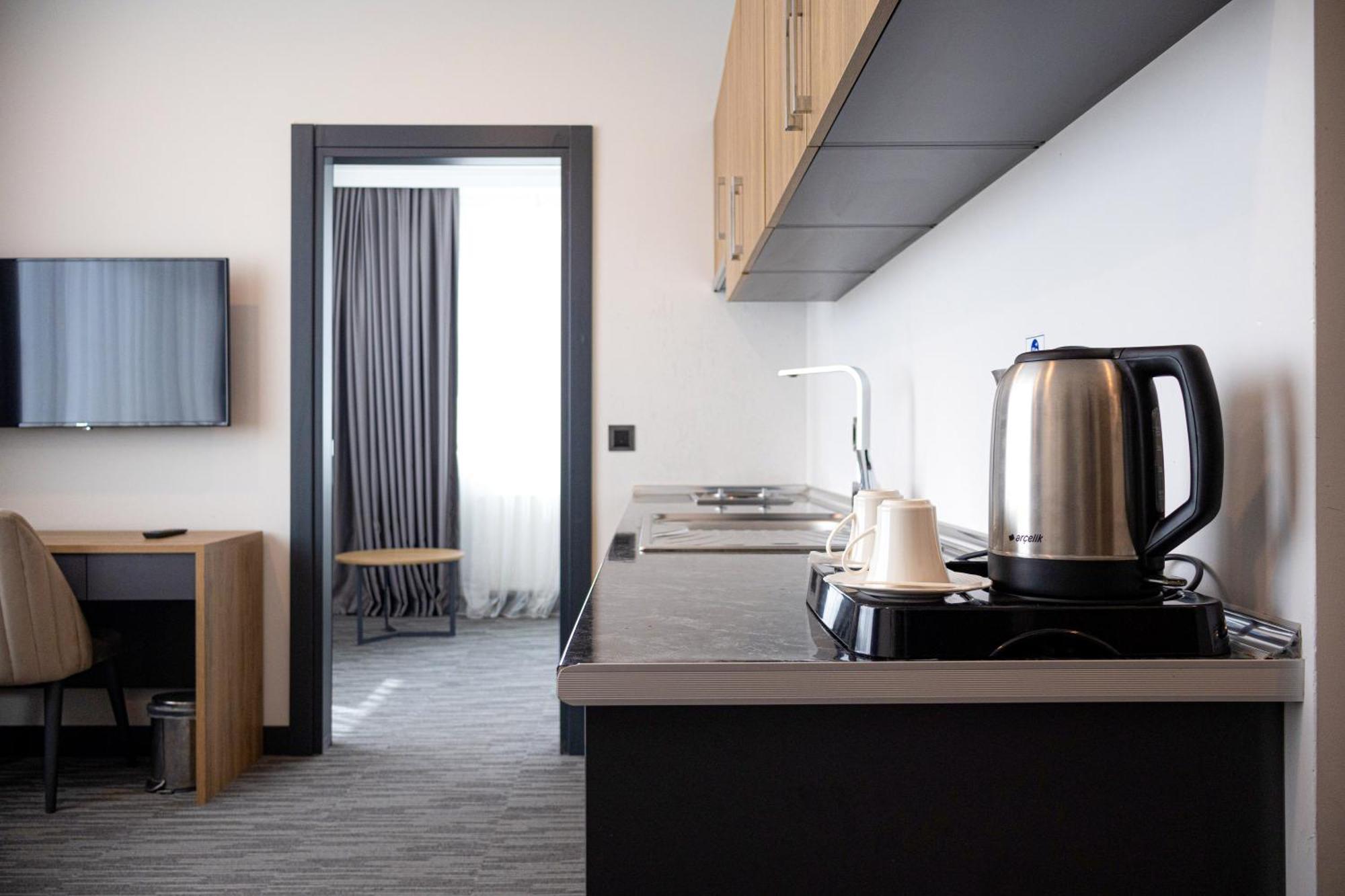 Home Plus Hotel Istanbul Exteriör bild