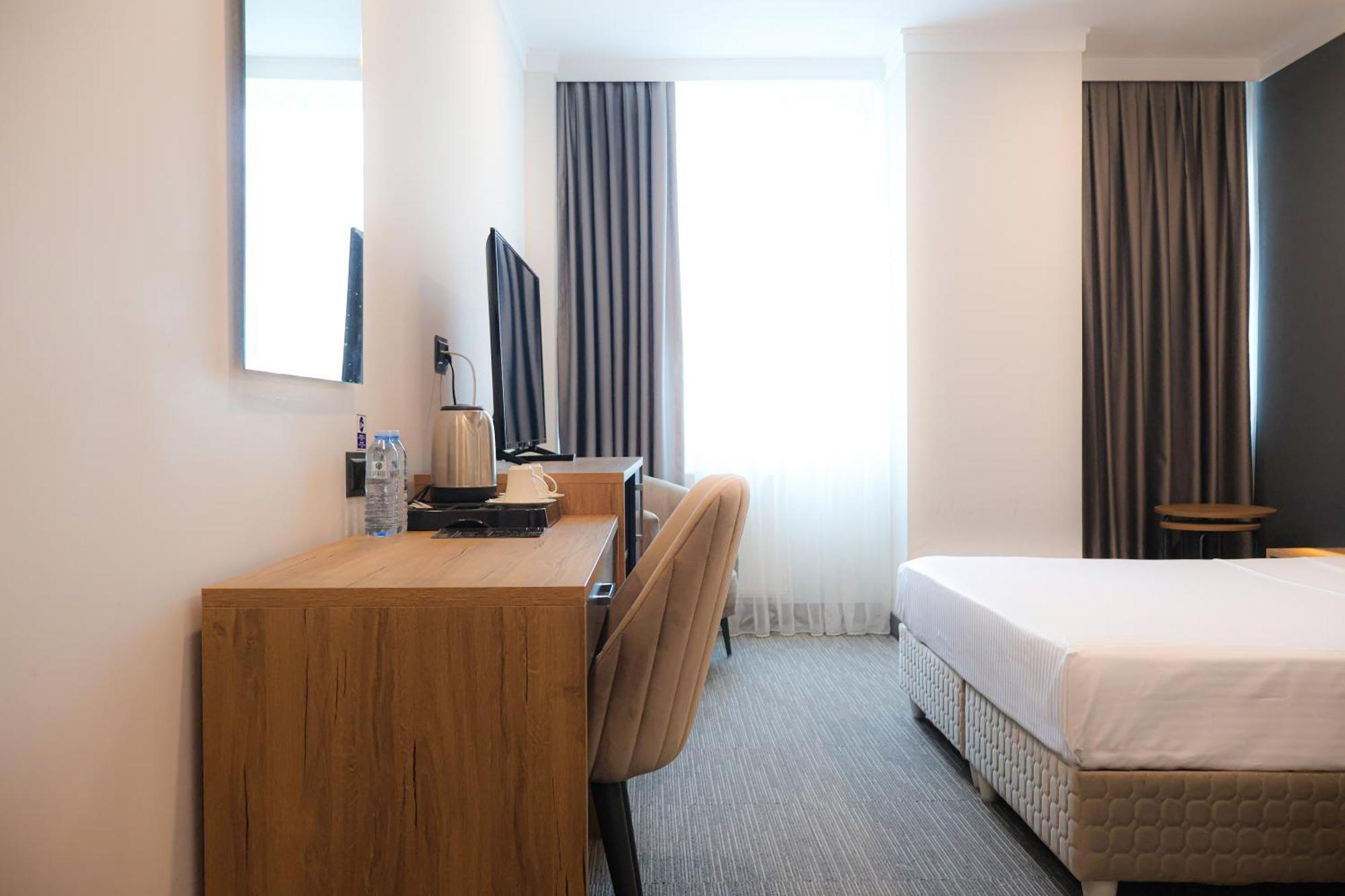 Home Plus Hotel Istanbul Exteriör bild